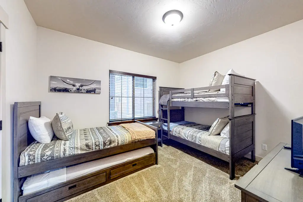 Bear Hollow Haven 2202