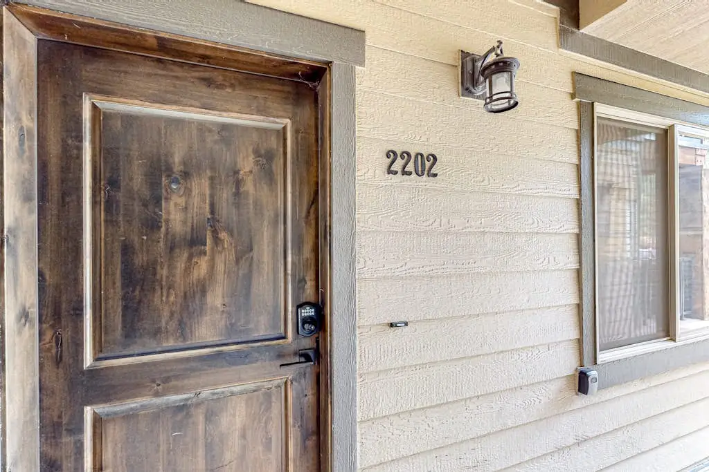 Bear Hollow Haven 2202