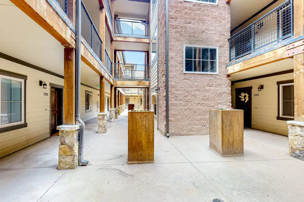 Bear Hollow Haven 2202