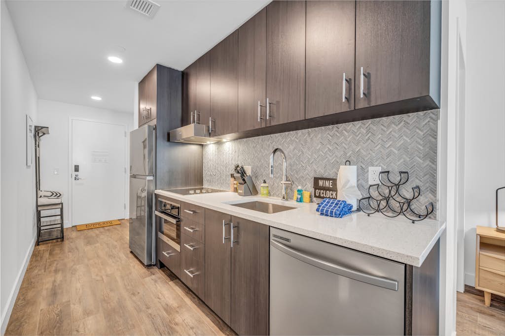 Walk onto Deer Valley gondola in 8 min & heated indoor parking