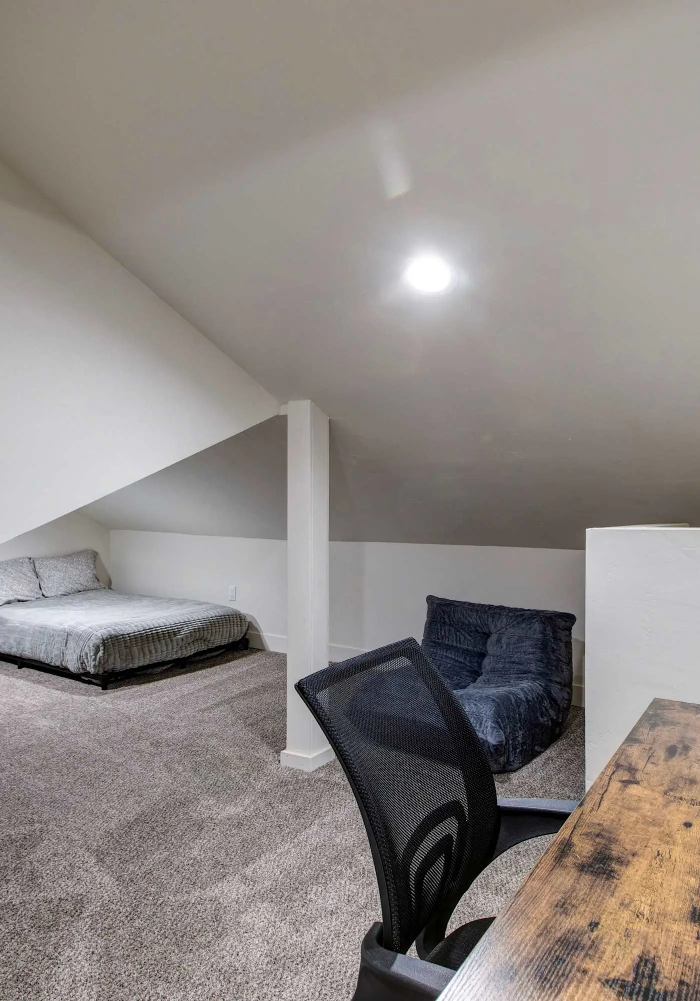Dog-friendly townhome with hot tub, tennis, & private balcony