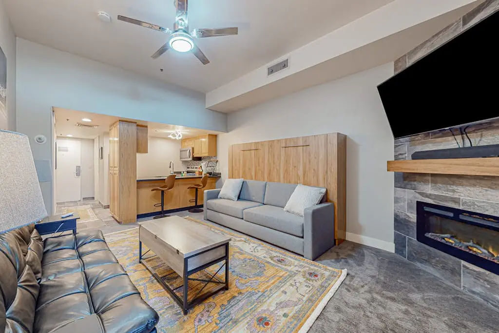 SKI-IN/SKI-OUT Mountain Village Charm 158