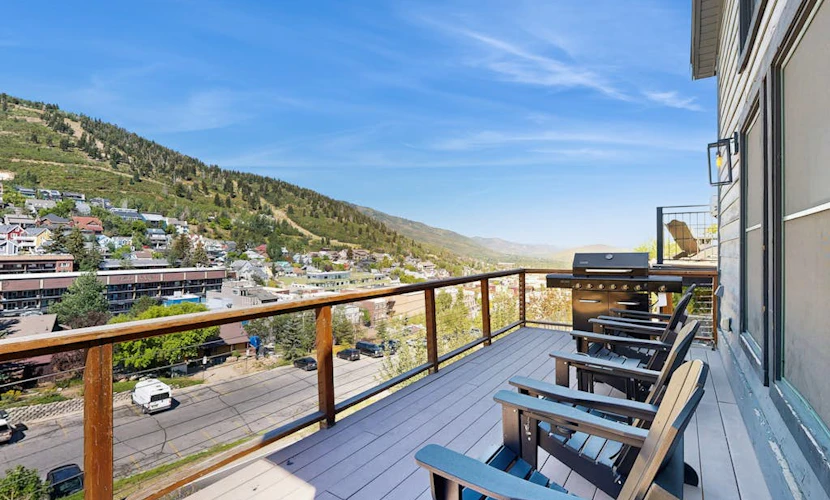 Ski Lodge , Panoramic Views, Four Season Retreat