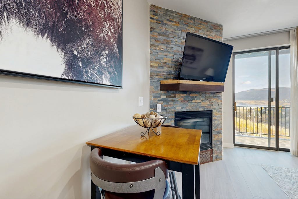 Newly renovated 2nd floor condo with pool, hot tub and in home laundry