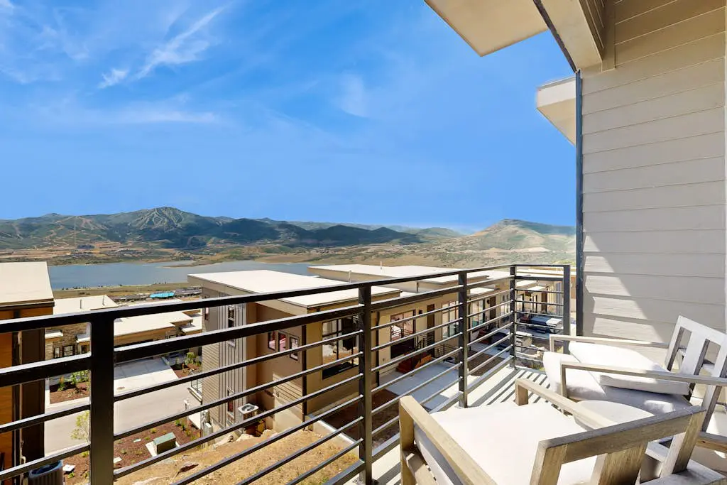 Luxury Hideout Overlook