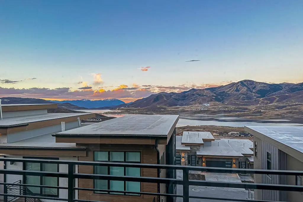 Luxury Hideout Overlook