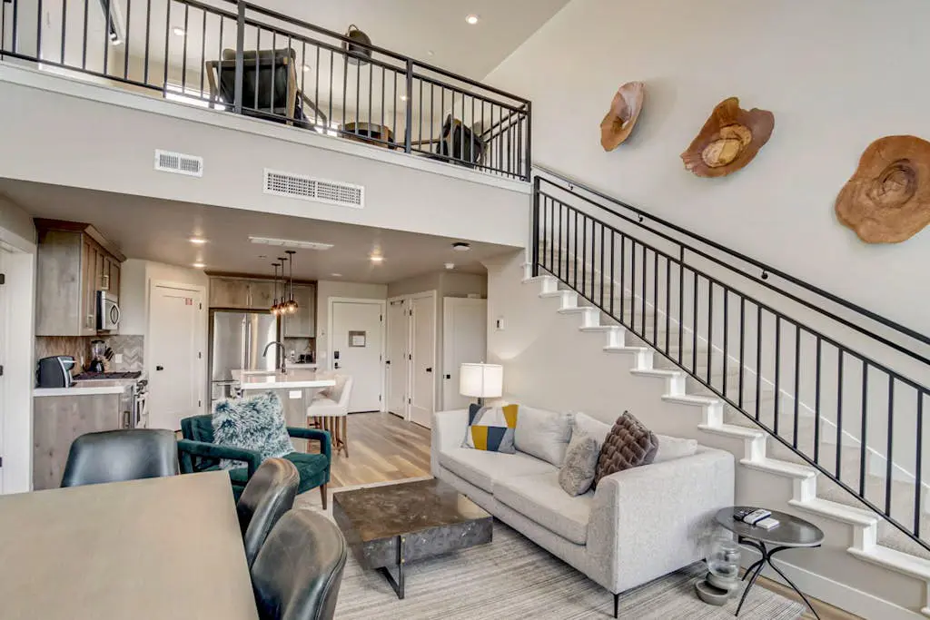 Beautiful resort condo - incredible amenities - shuttle service