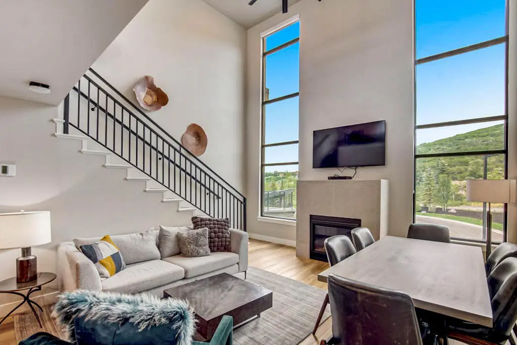 Beautiful resort condo - incredible amenities - shuttle service