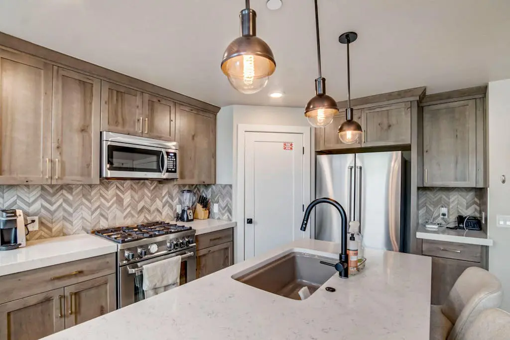 Beautiful resort condo - incredible amenities - shuttle service