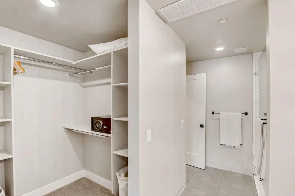 Beautiful resort condo - incredible amenities - shuttle service