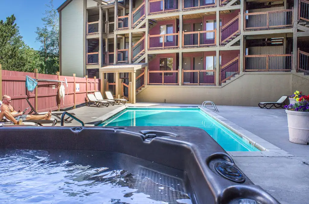 Cute condo w/ a shared pool & hot tub plus easy access to Park City Mountain