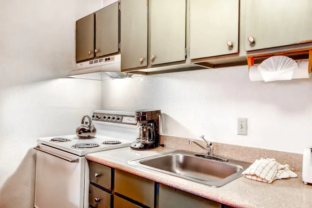 Cute condo w/ a shared pool & hot tub plus easy access to Park City Mountain