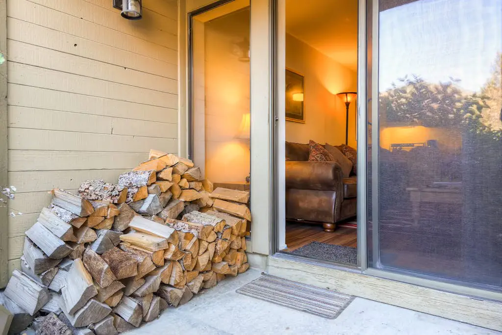 Cute condo w/ a shared pool & hot tub plus easy access to Park City Mountain