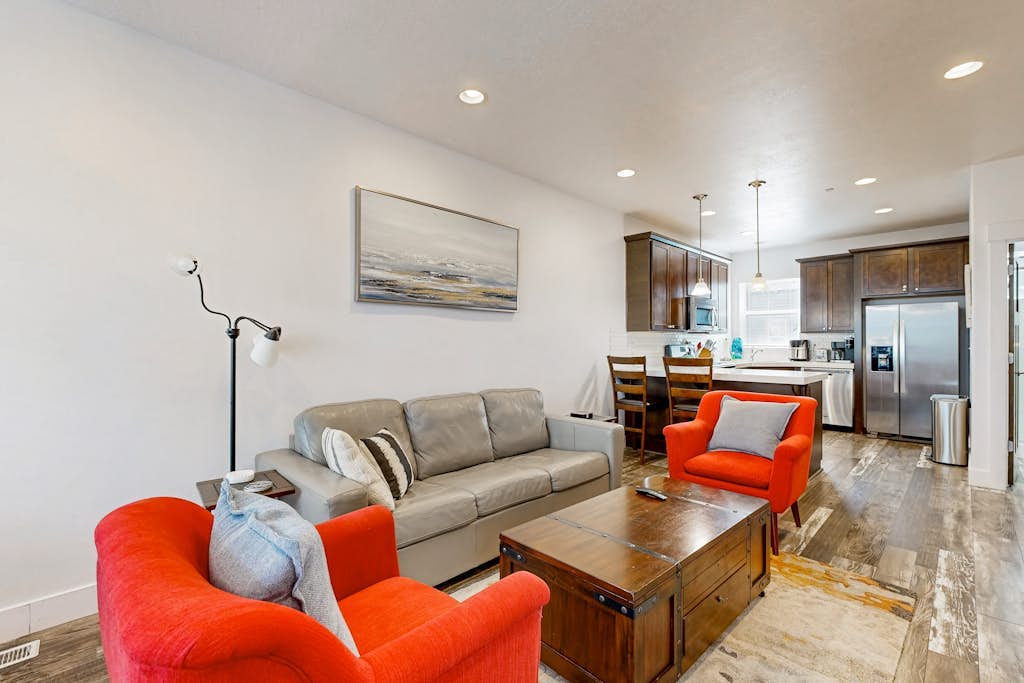 Mountain Getaway | Private Rooftop Spa | Walk to Dining, Shops & Rec Center