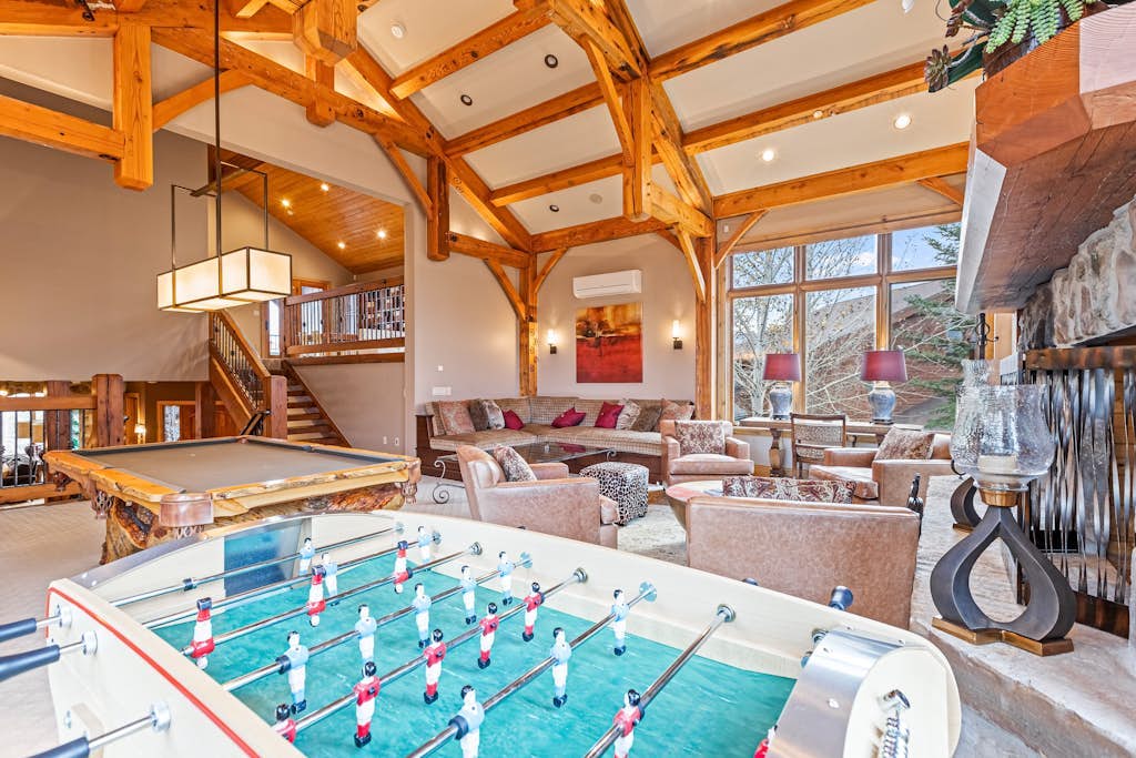 Luxury lodge with hot tub, sauna, game room, movie room & Deer Valley views