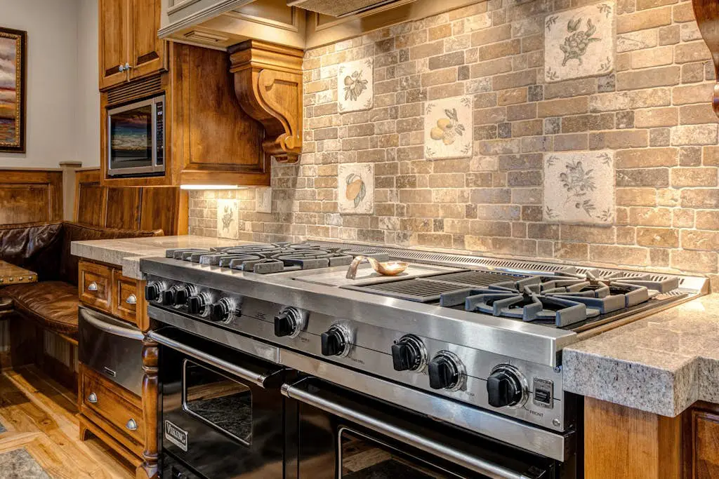 Luxury lodge with hot tub, sauna, game room, movie room & Deer Valley views