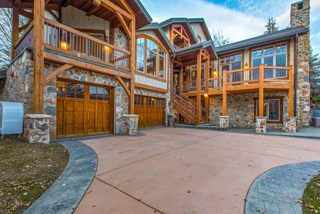 Luxury lodge with hot tub, sauna, game room, movie room & Deer Valley views