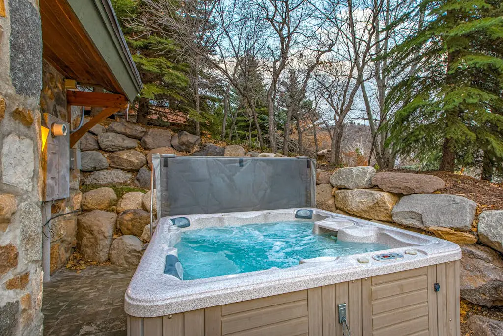 Luxury lodge with hot tub, sauna, game room, movie room & Deer Valley views