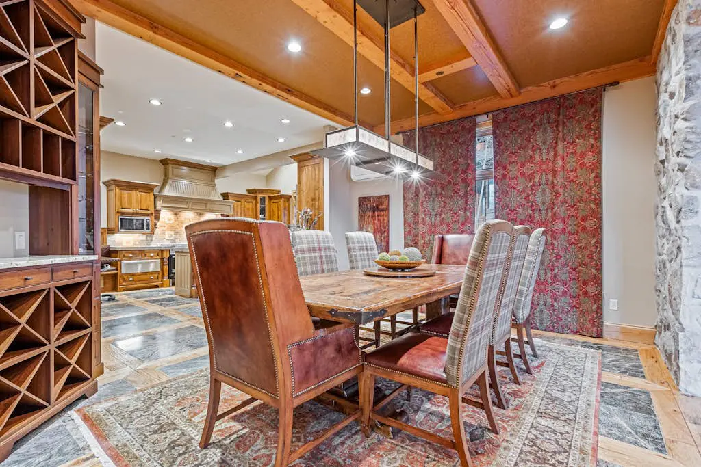 Luxury lodge with hot tub, sauna, game room, movie room & Deer Valley views
