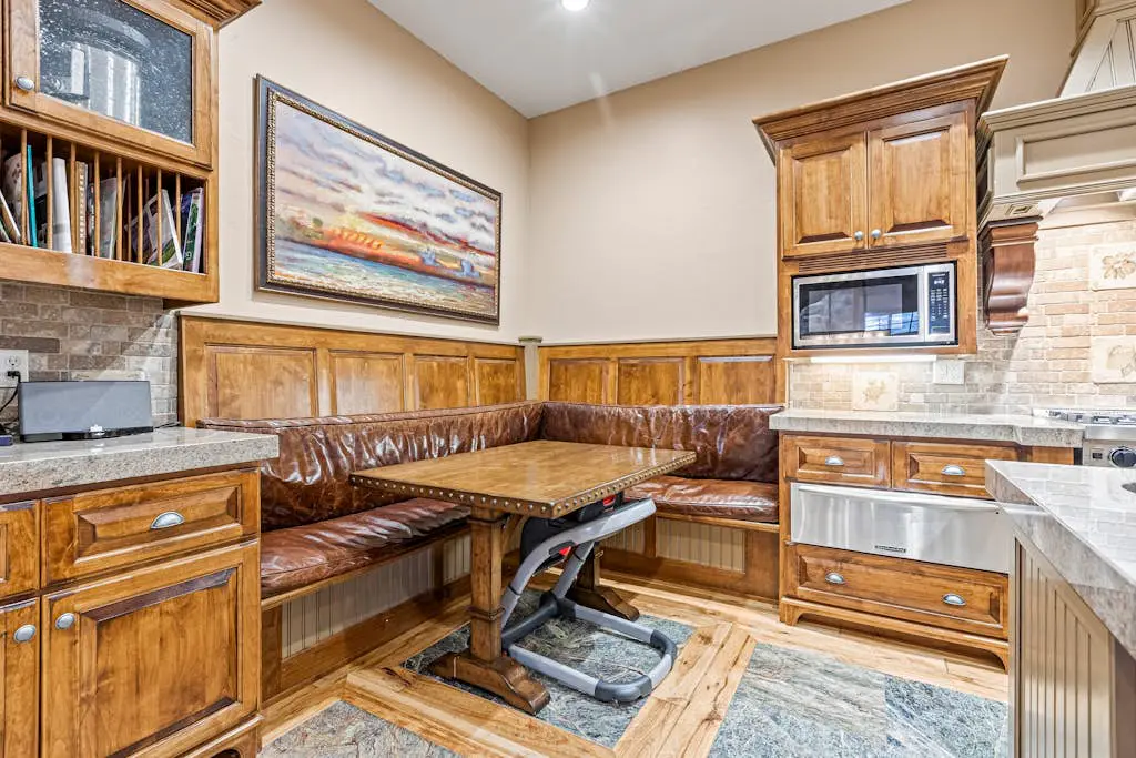 Luxury lodge with hot tub, sauna, game room, movie room & Deer Valley views