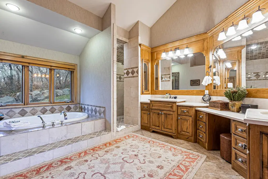 Luxury lodge with hot tub, sauna, game room, movie room & Deer Valley views