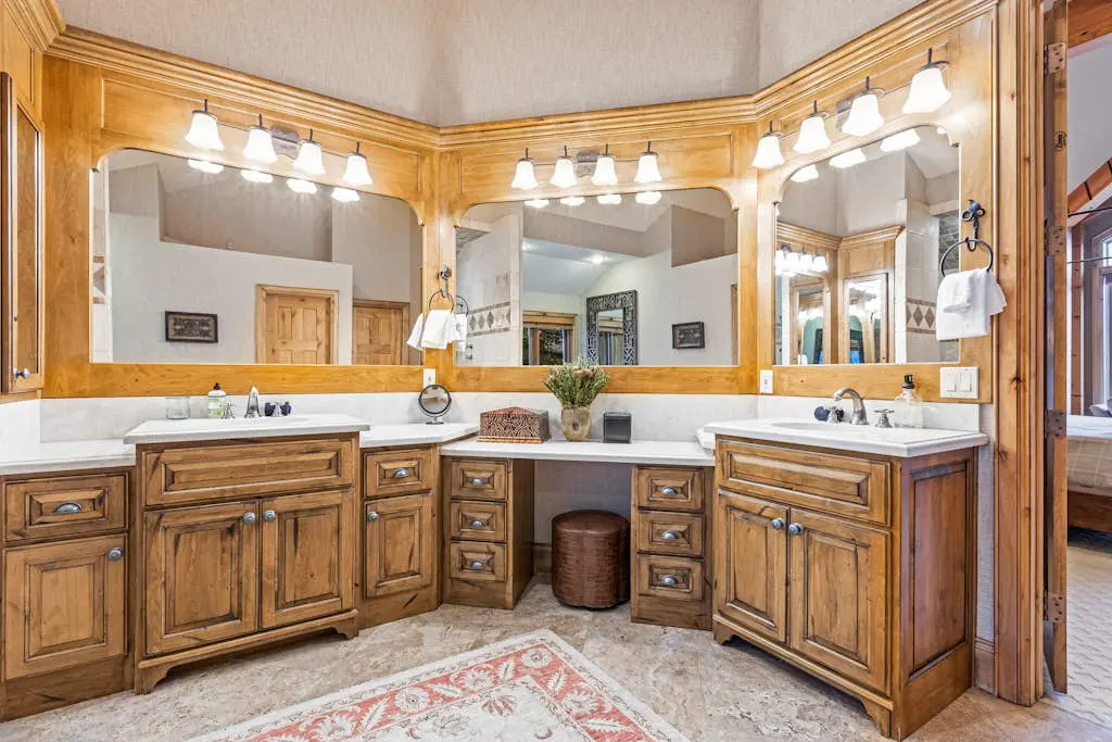 Luxury lodge with hot tub, sauna, game room, movie room & Deer Valley views