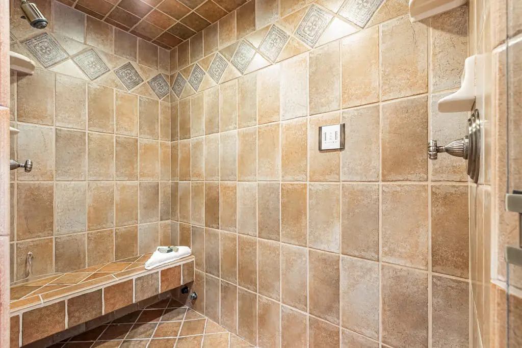 Luxury lodge with hot tub, sauna, game room, movie room & Deer Valley views