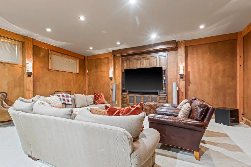 Luxury lodge with hot tub, sauna, game room, movie room & Deer Valley views