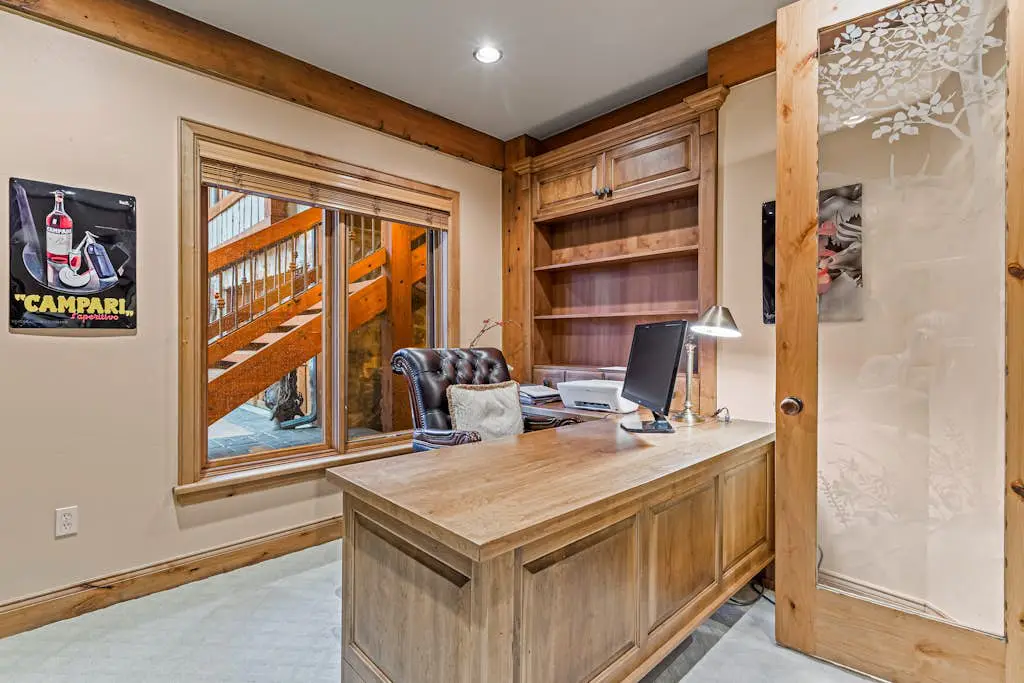 Luxury lodge with hot tub, sauna, game room, movie room & Deer Valley views