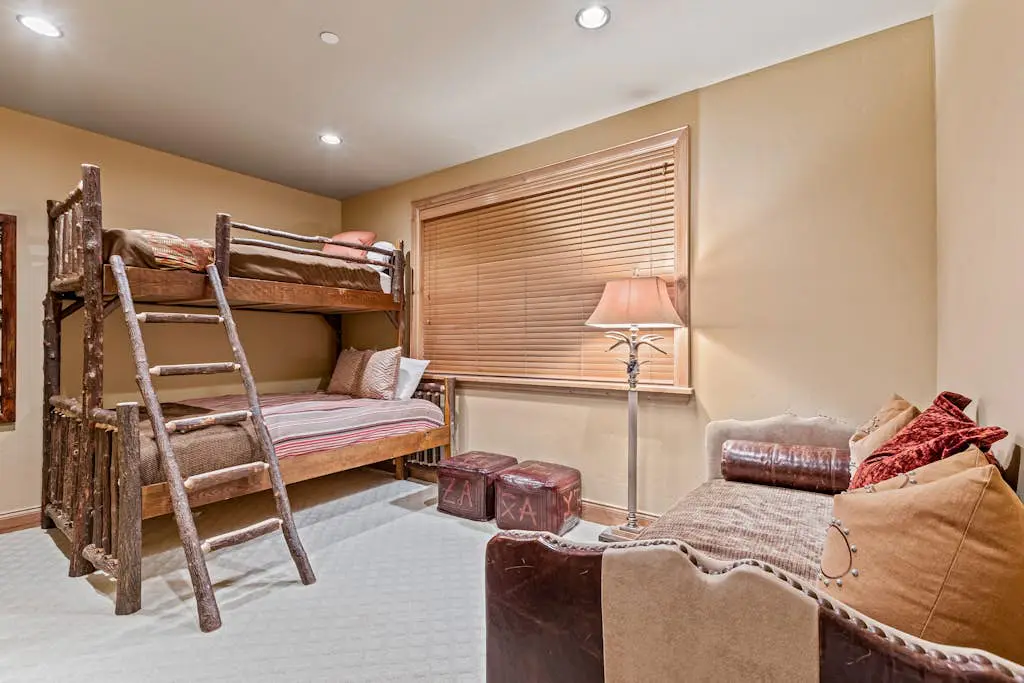 Luxury lodge with hot tub, sauna, game room, movie room & Deer Valley views