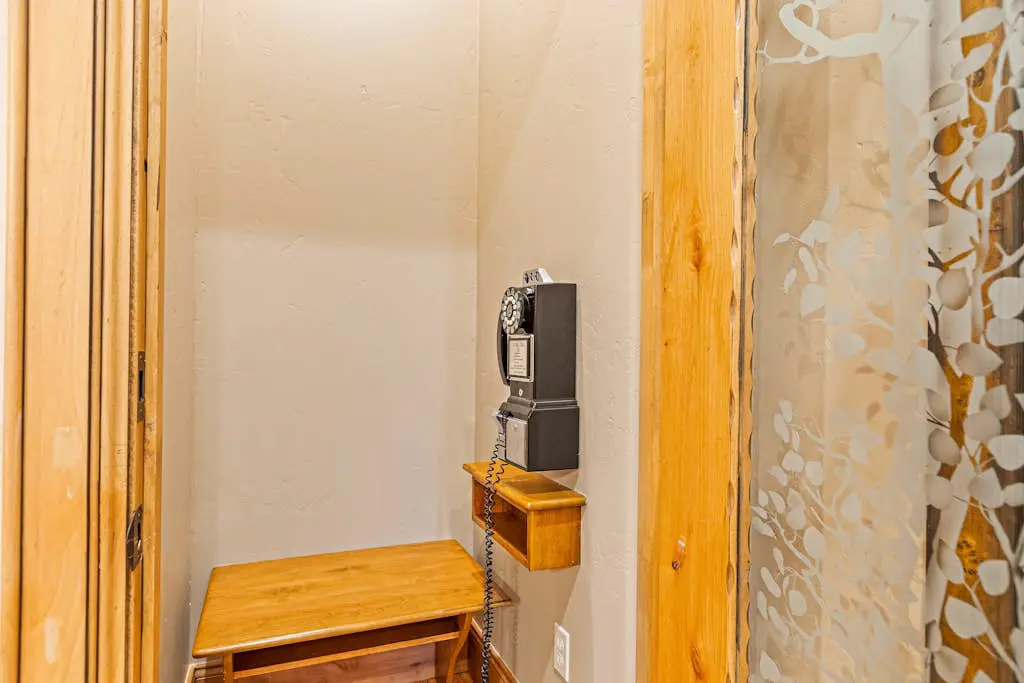 Luxury lodge with hot tub, sauna, game room, movie room & Deer Valley views