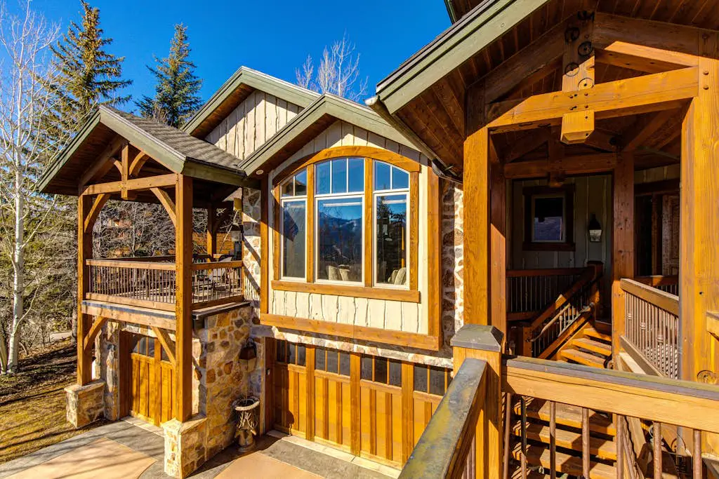 Luxury lodge with hot tub, sauna, game room, movie room & Deer Valley views