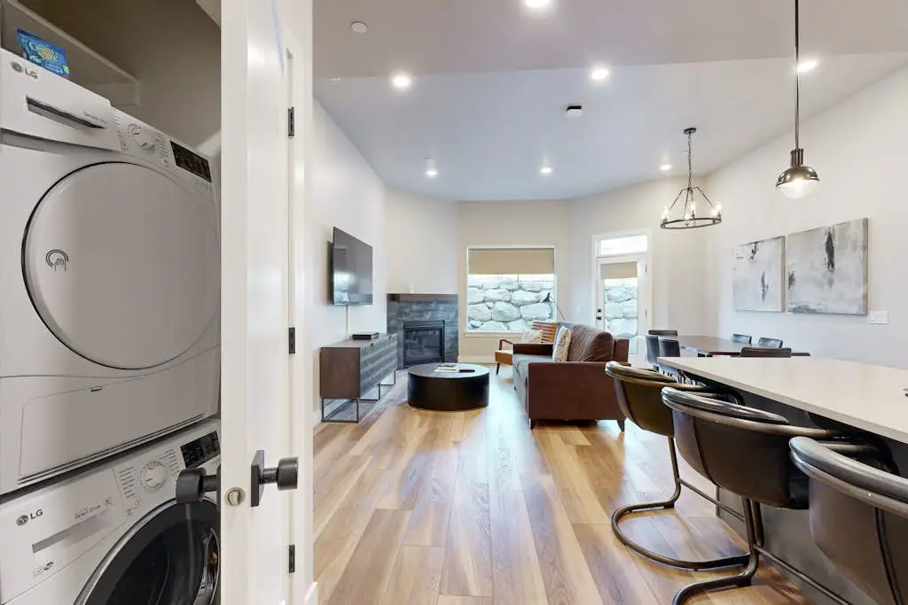 Beautiful resort condo - incredible amenities and shuttle service