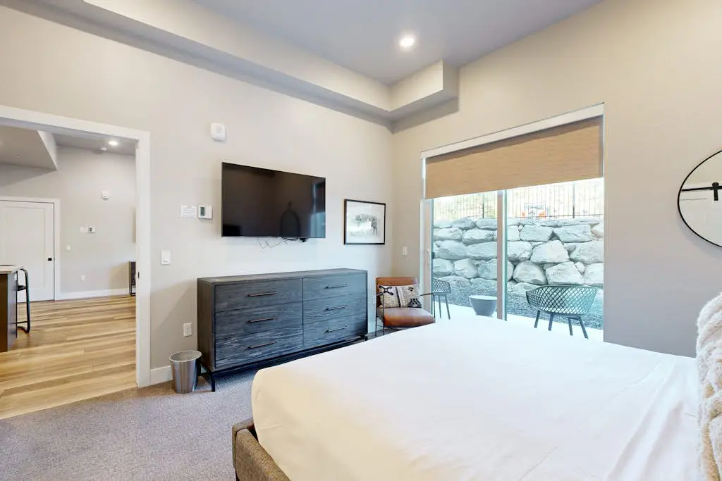 Beautiful resort condo - incredible amenities and shuttle service