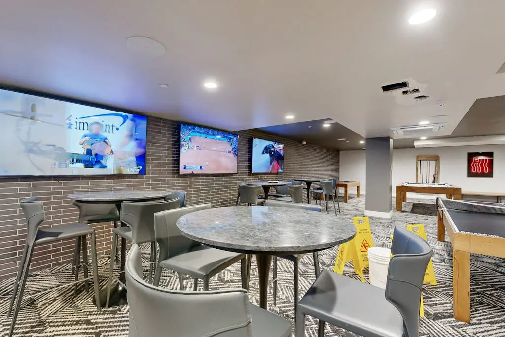 Beautiful resort condo - incredible amenities and shuttle service
