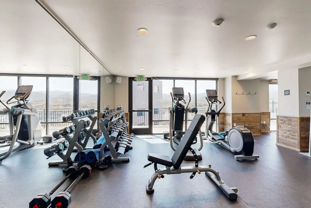Beautiful resort condo - incredible amenities and shuttle service
