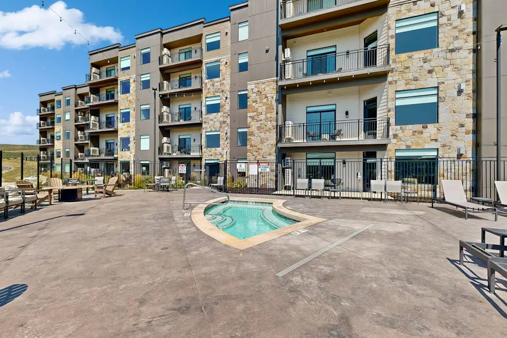 614B - Black Rock Mountain Resort