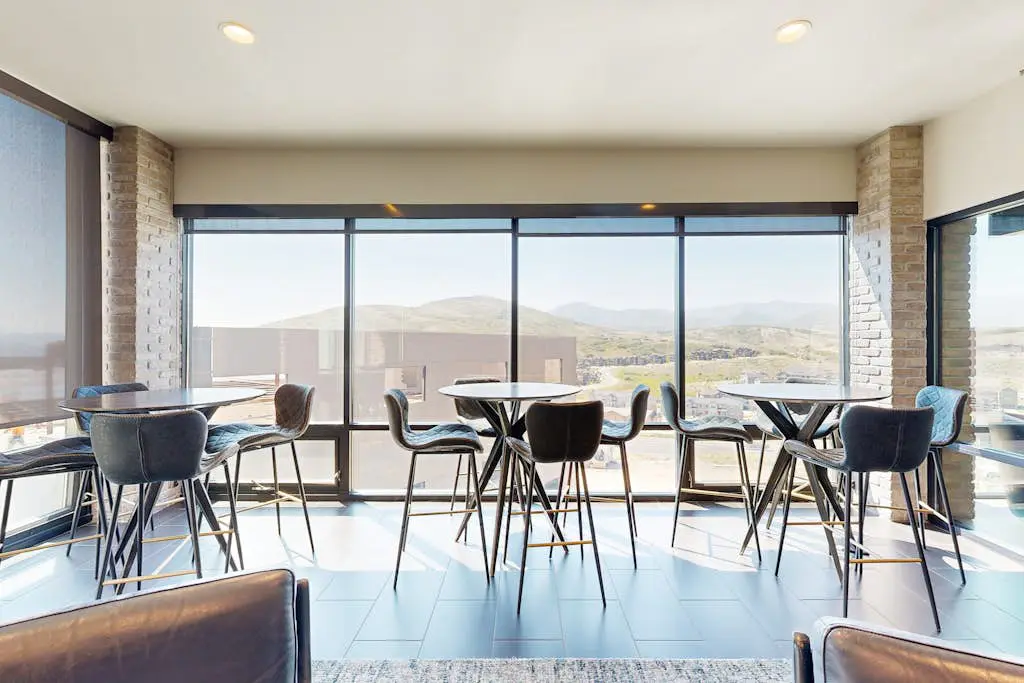 614B - Black Rock Mountain Resort