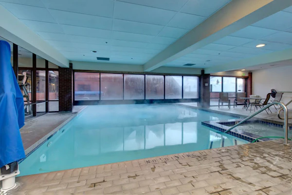 Ski-in/ski-out studio condo with balcony, pool, hot tub, & gym
