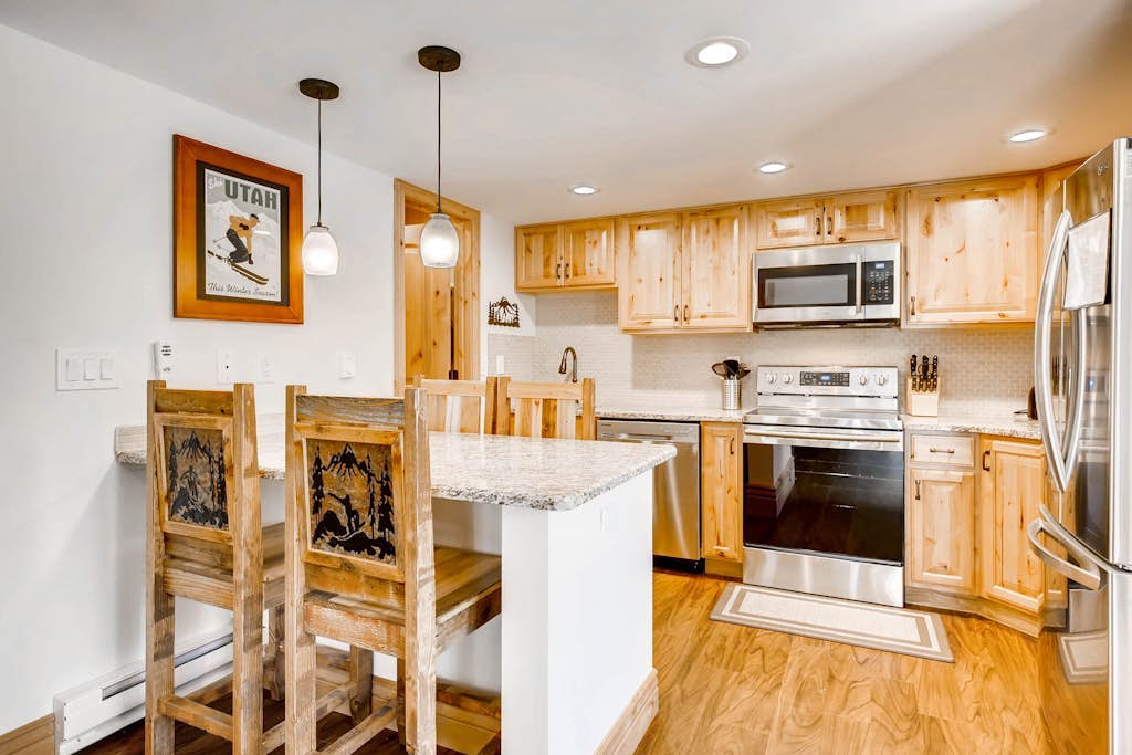 Canyons condo w/ two added lofts plus access to shared pools, hot tub, tennis