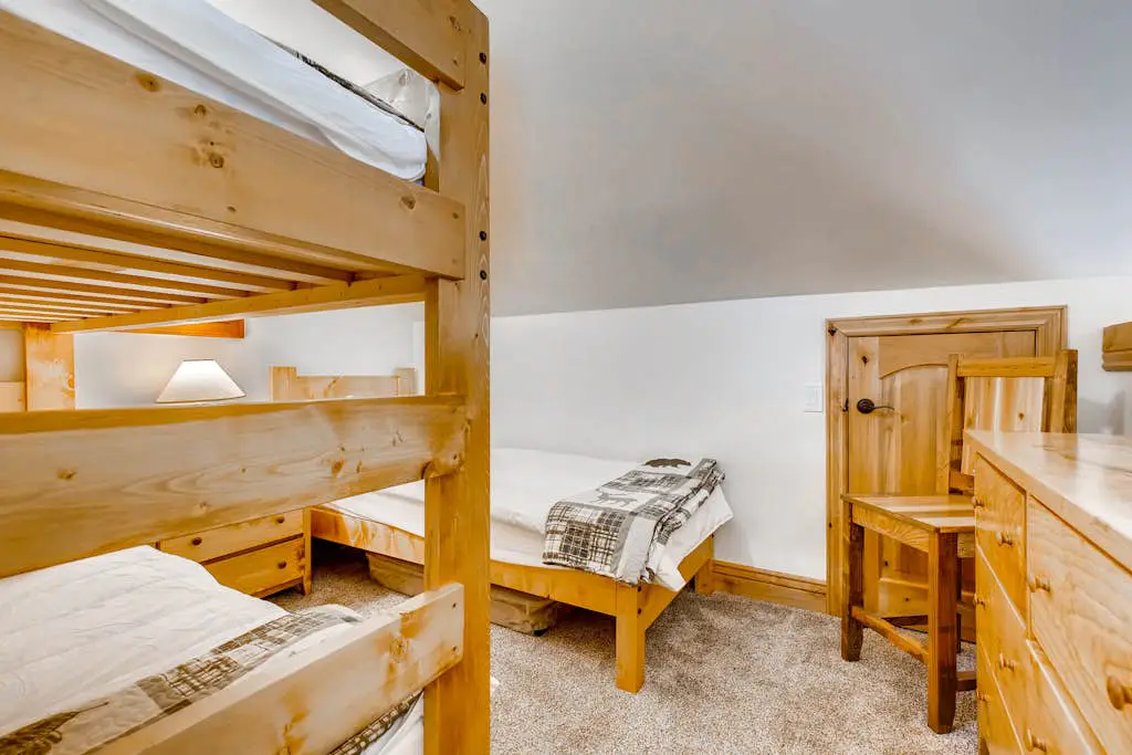 Canyons condo w/ two added lofts plus access to shared pools, hot tub, tennis