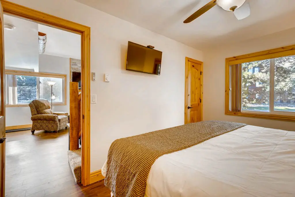 Canyons condo w/ two added lofts plus access to shared pools, hot tub, tennis