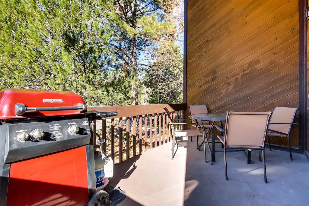 Canyons condo w/ two added lofts plus access to shared pools, hot tub, tennis