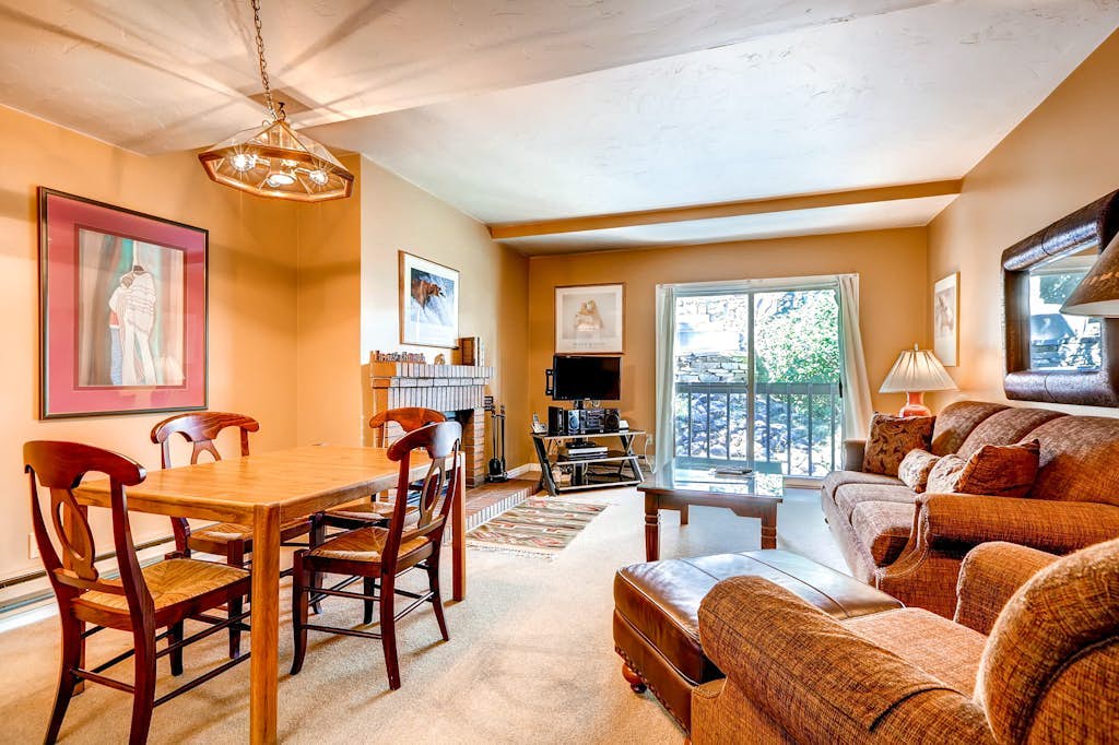 Centrally-located Park City condo w/ a shared pool, hot tub, & firepit