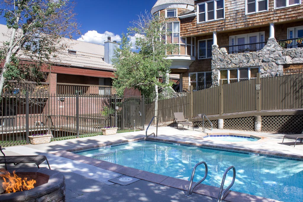 Centrally-located Park City condo w/ a shared pool, hot tub, & firepit