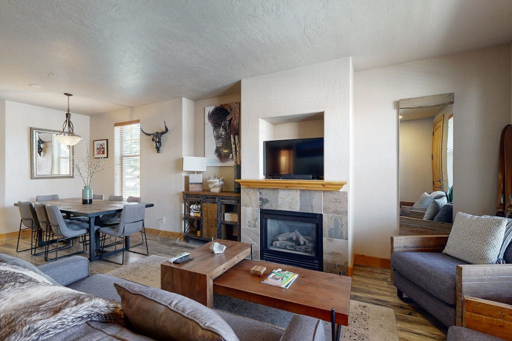 Redstone Center Gem | Walk to Shops, 300 Yards to Ski Shuttle Stop