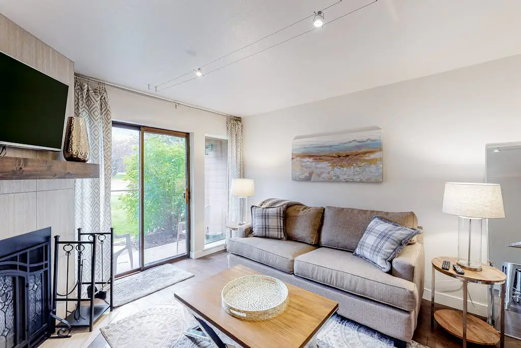 Mountain Condo with  Shared Hot Tub & Pool, High-Speed WiFi, & Private washer & dryer