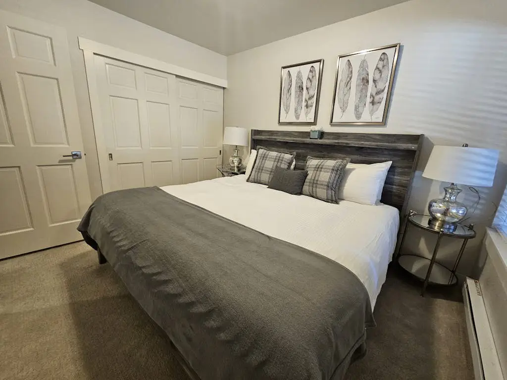Mountain Condo with  Shared Hot Tub & Pool, High-Speed WiFi, & Private washer & dryer