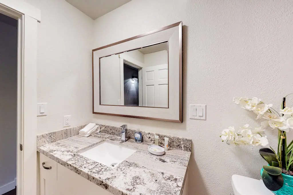 Mountain Condo with  Shared Hot Tub & Pool, High-Speed WiFi, & Private washer & dryer