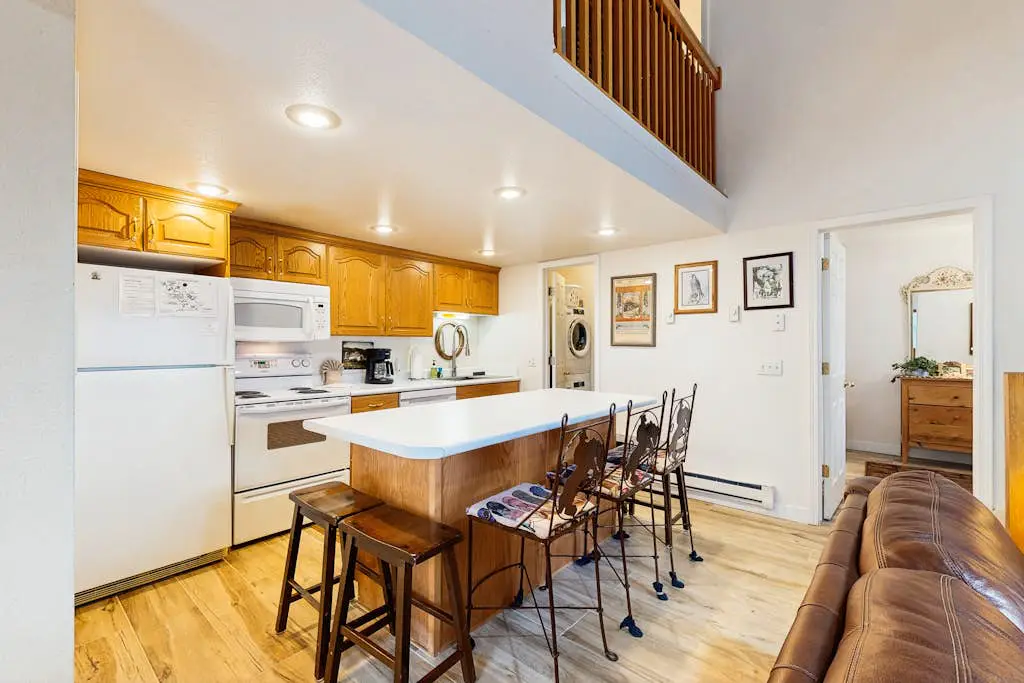 H8 Red Pine Paradise Loft at Canyons Village